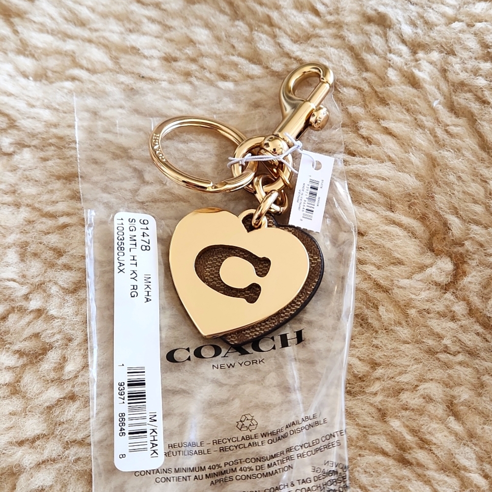 NWT Coach Gold Brown Sig Heart Key Ring or Bag Charm 🔑💛🎁